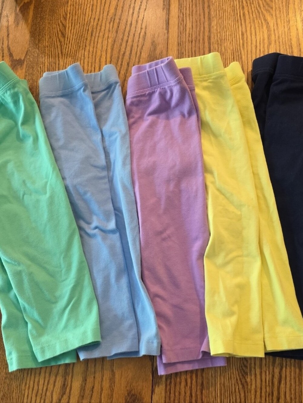 Primary size 5 or 5t Capri Leggings lot- Green, Blue, Purple, Yellow, Navy